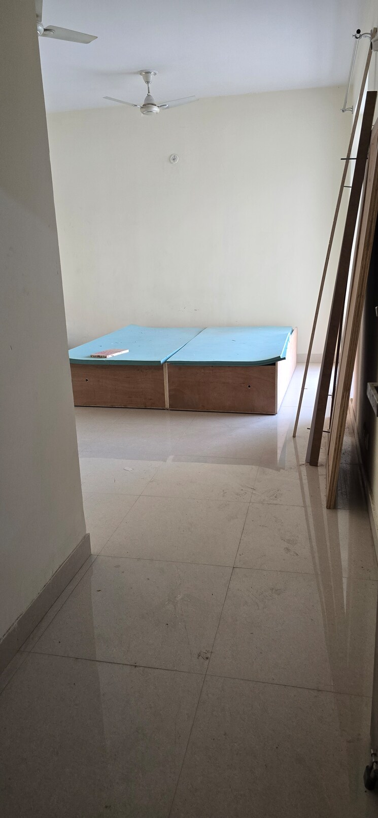 Room, sector 19b dwarka 3 Bedroom 2250 Sq.Ft. Apartment In Sector 19b Dwarka Delhi 8694487
