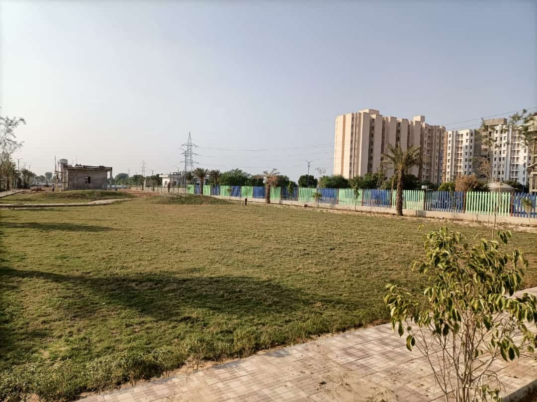 Plot For Sale in Golden City 