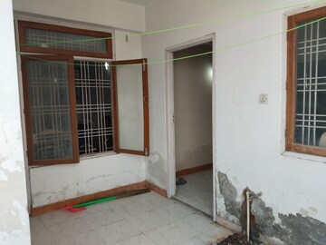 Building Lobby in 3 BHK Apartment at Mahanagar – for Rent