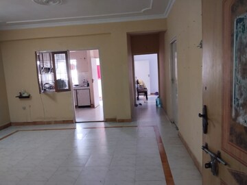 Building Lobby in 3 BHK Apartment at Mahanagar – for Rent