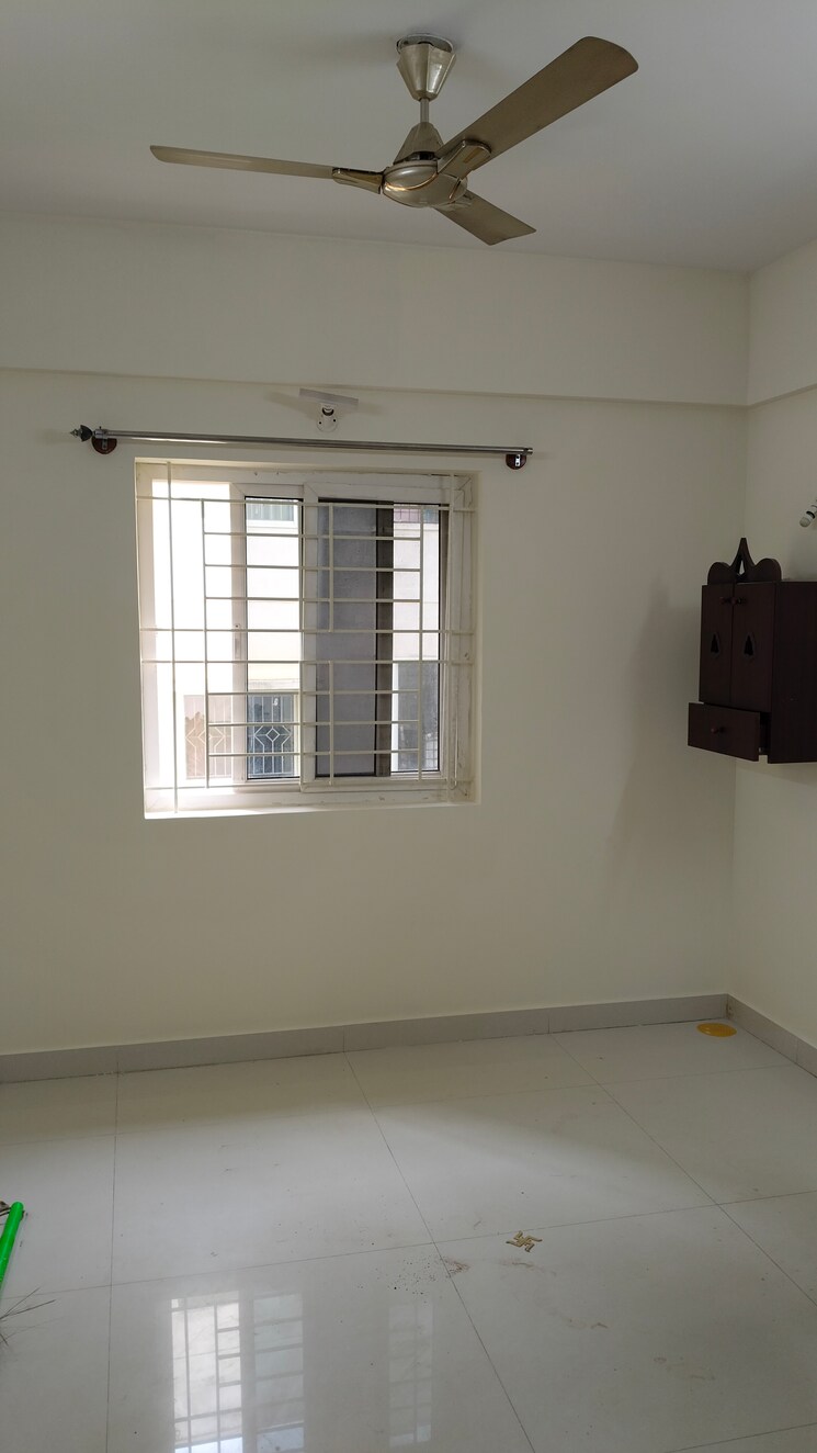 Room, vbc-oracle-ridge 2.5 Bedroom 1300 Sq.Ft. Apartment In Hosur Road Bangalore 8694562