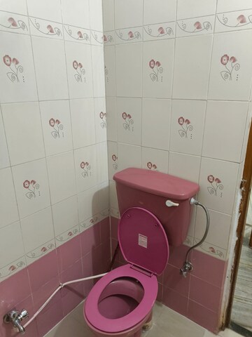 Bathroom in 3 BHK Independent House at Gomti Nagar – for Rent