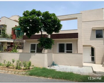 3 BHK Villa – Exterior View View at Unitech Nirvana Country Aspen Greens, Sector 50 - for Sale