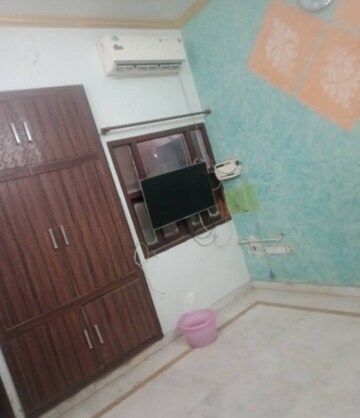 Room in 2 BHK Independent House at Aliganj – for Rent