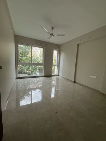 Room in 4 BHK Apartment at Triveni Apartments Model Colony, Model Colony – for Rent