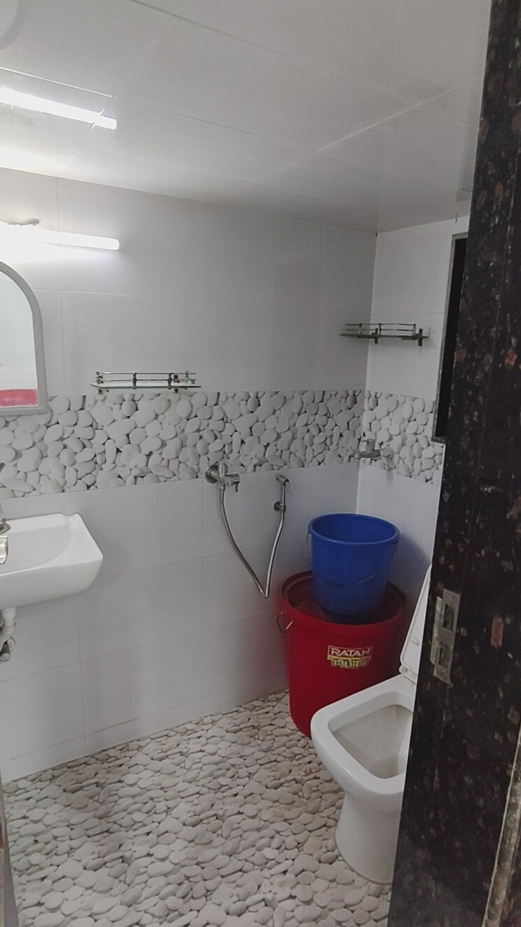 Bathroom, sanghavi-nagar 1 RK 350 Sq.Ft. Apartment In Mira Road East Thane 8694682