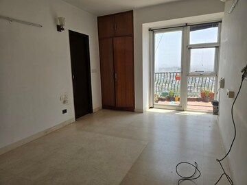 Room in 2 BHK Apartment at Ireo The Corridors, Sector 67a – for Sale