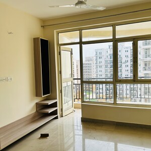 Room in 3 BHK Apartment at Ushay Towers, New Tara Nagar – for Sale