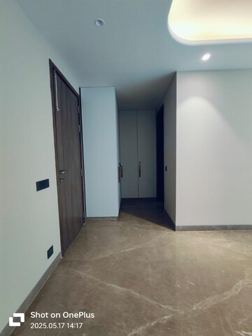 Room in 4 BHK Builder Floor at Saket – for Rent