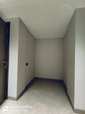 Room in 4 BHK Builder Floor at Saket – for Rent