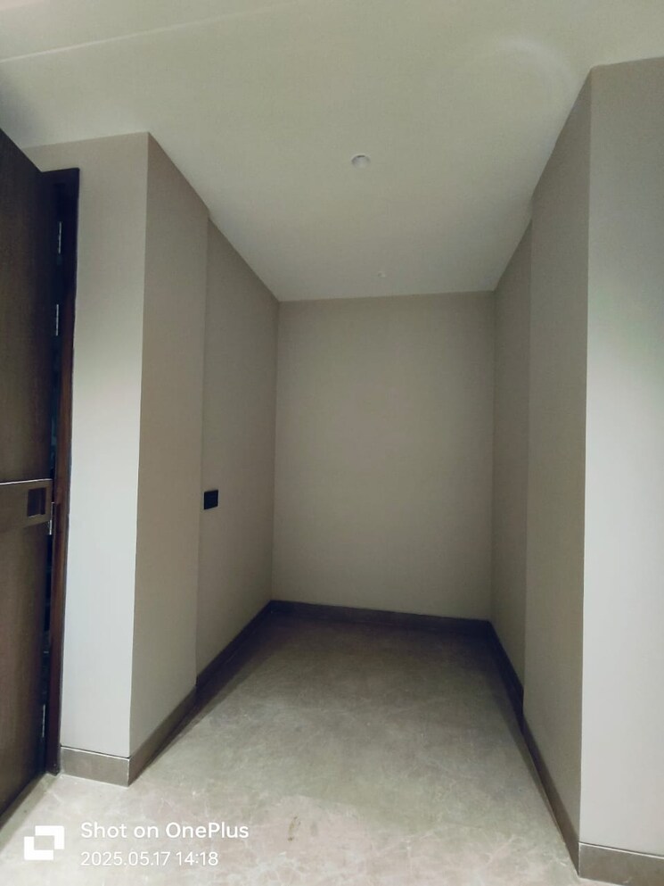 Room, saket 4 Bedroom 300 Sq.Yd. Builder Floor In Saket Delhi 8694707