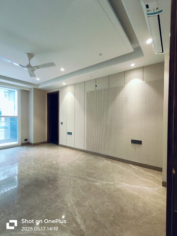 Room in 4 BHK Builder Floor at Saket – for Rent