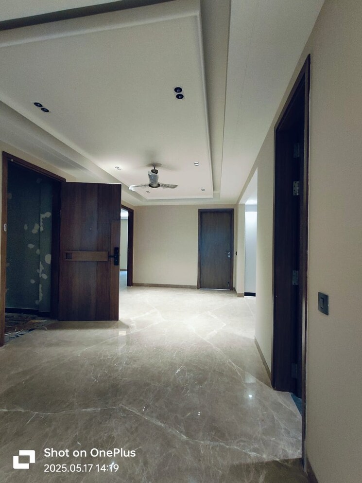 Room, saket 4 Bedroom 300 Sq.Yd. Builder Floor In Saket Delhi 8694707