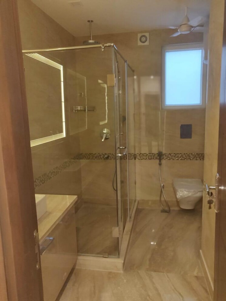 Bathroom, green park 4 Bedroom 322 Sq.Yd. Builder Floor In Green Park Delhi 8694710