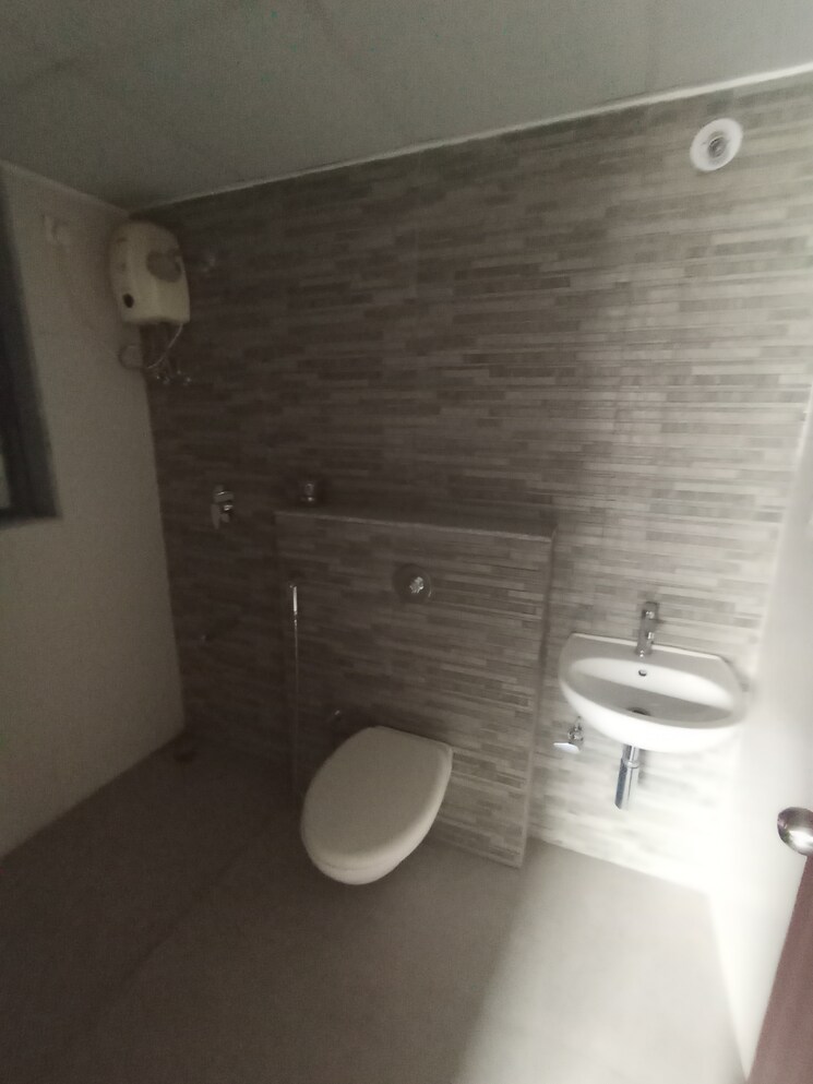 Bathroom, lodha-lakeshore-greens 2 Bedroom 630 Sq.Ft. Apartment In Dombivli East Thane 8694806