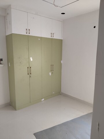 Room in 3 BHK Apartment at Fortune Green Homes Sapphire, Tellapur – for Rent