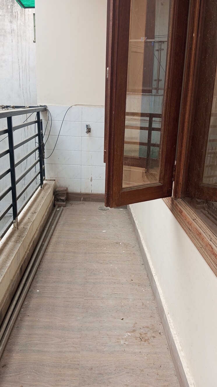 Balcony, dream-wonder-homes 2 Bedroom 950 Sq.Ft. Builder Floor In Sector 45 Noida 8694782