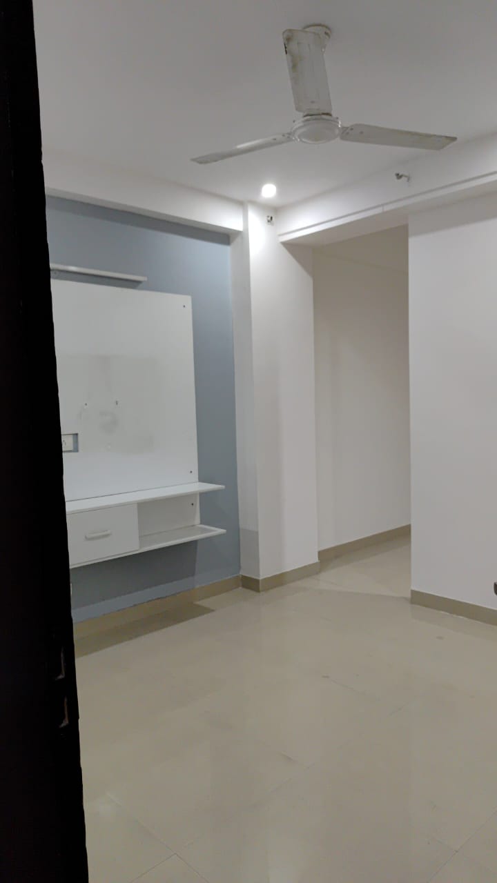 1 BHK + Pooja Room 650 Sq.Ft. Builder Floor in Paradise Homz