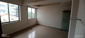 Room in  Shop at Doranda – for Rent