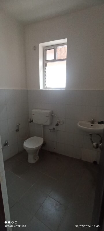 Bathroom in  Shop at Doranda – for Rent