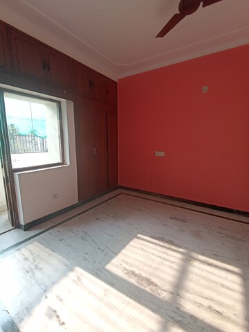 Room in 4 BHK Independent House at RWA Apartments Sector 19, Sector 19 – for Rent