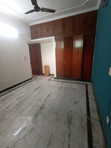 Room in 4 BHK Independent House at RWA Apartments Sector 19, Sector 19 – for Rent