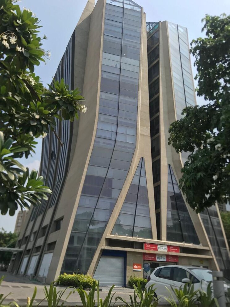 Balcony, satellite Commercial Office Space 847 Sq.Ft. In Satellite Ahmedabad 8694857