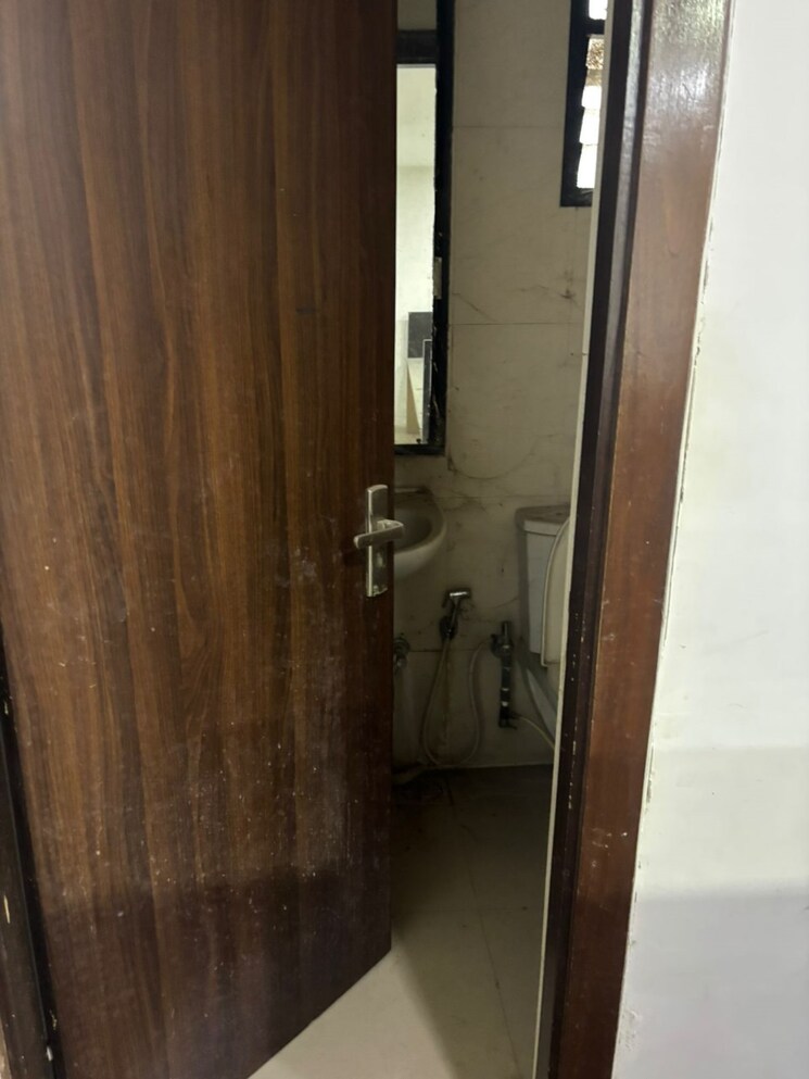 undefined, satellite Commercial Office Space 847 Sq.Ft. In Satellite Ahmedabad 8694857