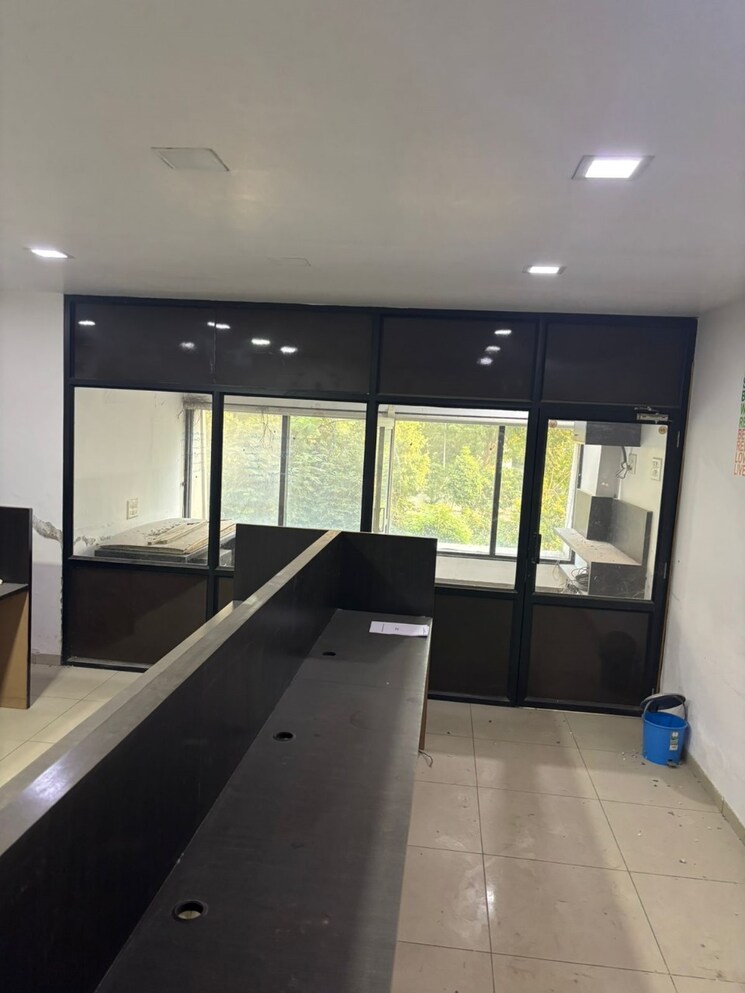 Team Area, satellite Commercial Office Space 847 Sq.Ft. In Satellite Ahmedabad 8694857