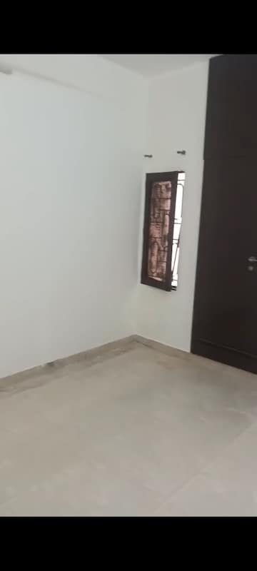 Room in 2 BHK Independent House at RWA Apartments Sector 26, Sector 26 – for Rent