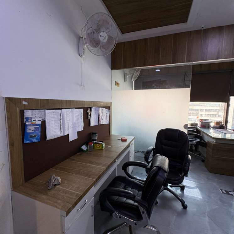 Team Area, netaji subhash place Commercial Office Space 600 Sq.Ft. In Netaji Subhash Place Delhi 8694953