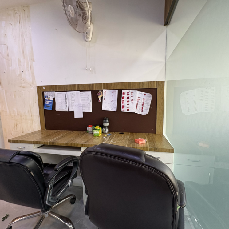 Team Area, netaji subhash place Commercial Office Space 600 Sq.Ft. In Netaji Subhash Place Delhi 8694953