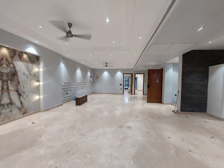 Living Room, model town 5 Bedroom 4050 Sq.Ft. Builder Floor In Model Town Delhi 8694987