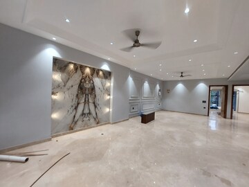 5 BHK Builder Floor For Rent in Model Town