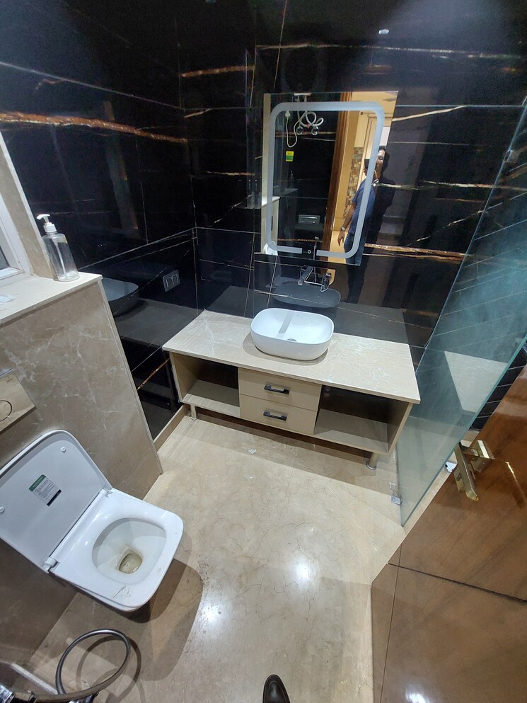 Attached Bathroom, model town 5 Bedroom 4050 Sq.Ft. Builder Floor In Model Town Delhi 8694987