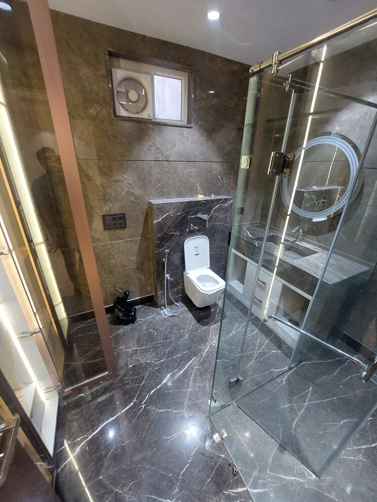 Attached Bathroom, model town 5 Bedroom 4050 Sq.Ft. Builder Floor In Model Town Delhi 8694987