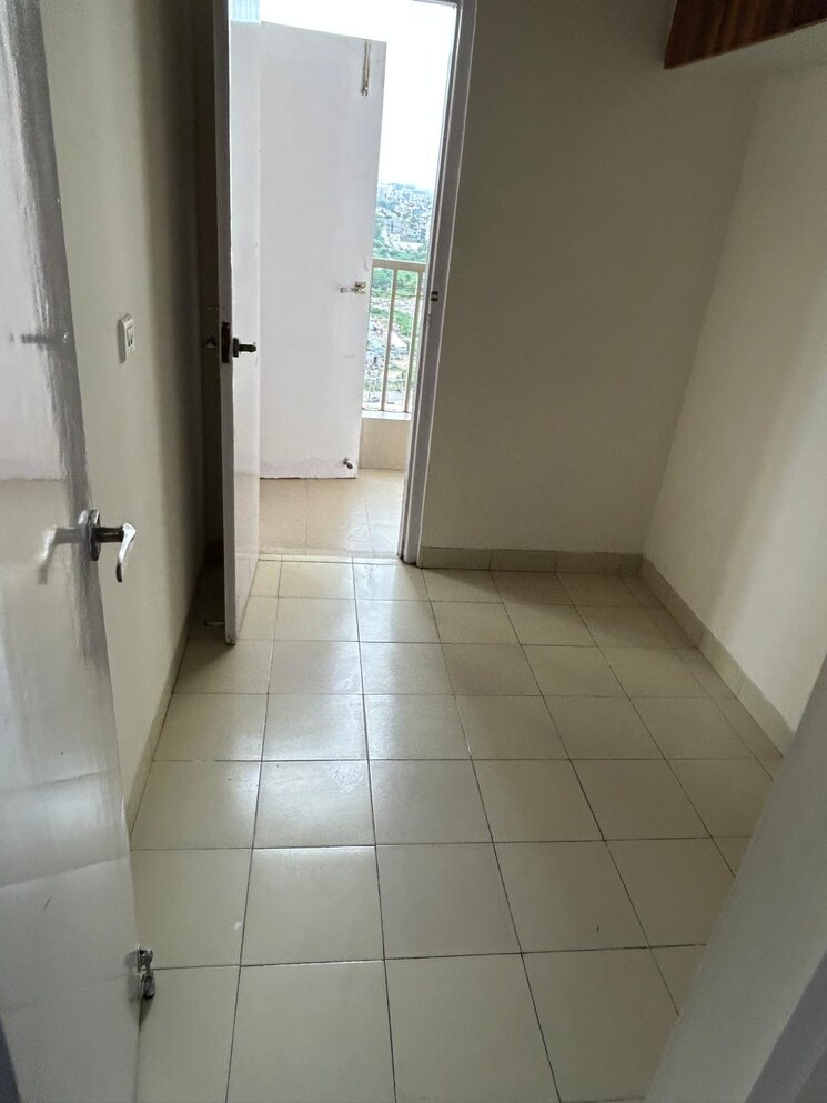 Room, emaar-the-palm-drive-the-premier-terraces 4 Bedroom 2100 Sq.Ft. Apartment In Sector 66 Gurgaon 8694968