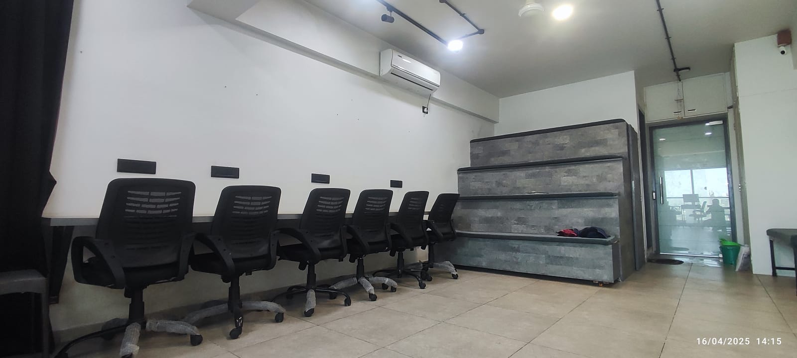 Office Space For Rent in Maple Trade Centre