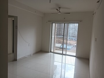 Room in 2 BHK Apartment at Godrej Hillside, Mahalunge – for Rent