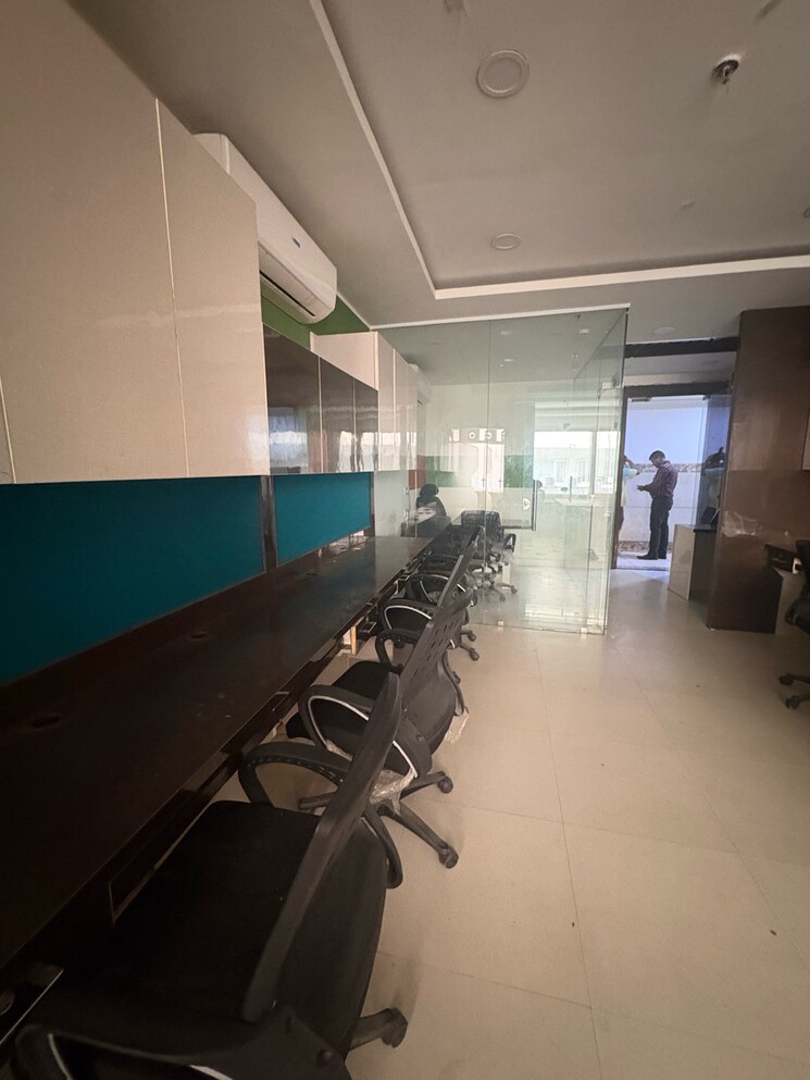 Kitchen, netaji subhash place Commercial Office Space 750 Sq.Ft. In Netaji Subhash Place Delhi 8695025