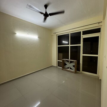 Room in 2 BHK Apartment at Pyramid Pride, Sector 76 – for Rent
