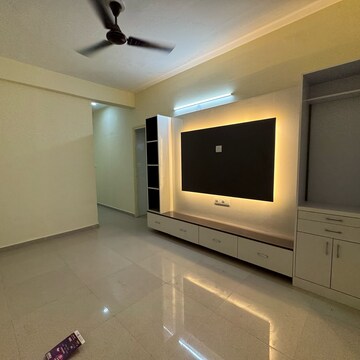 2 BHK Apartment For Rent in Pyramid Pride, Sector 76