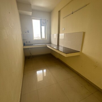Room in 2 BHK Apartment at Pyramid Pride, Sector 76 – for Rent