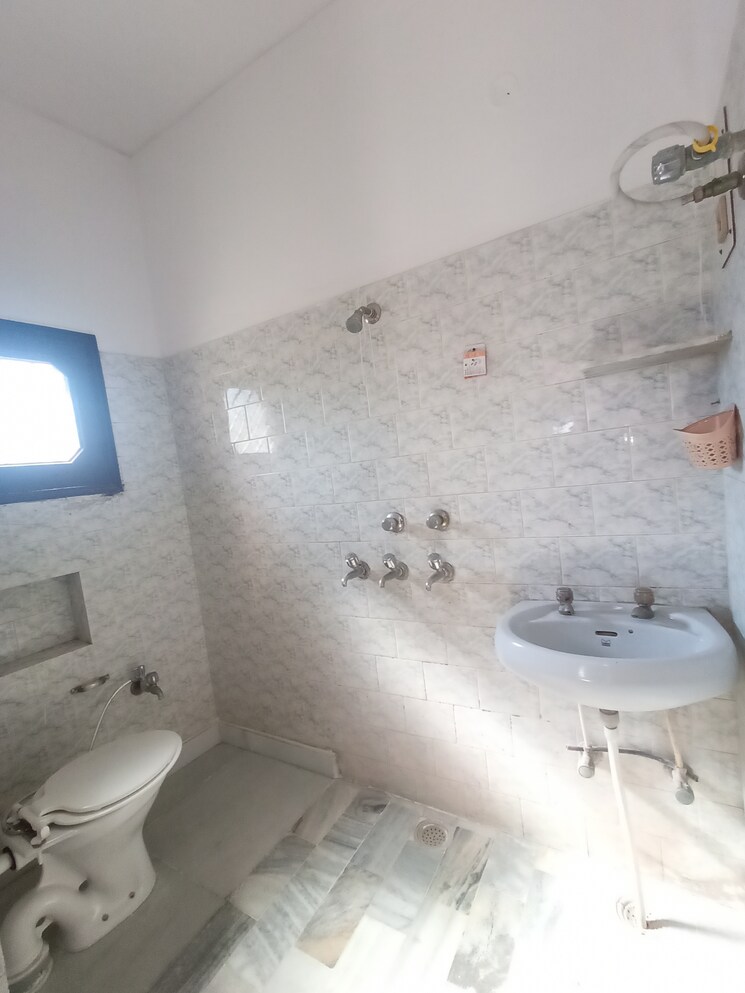 Bathroom, sector 4 2 Bedroom 1700 Sq.Ft. Independent House In Sector 4 Panchkula 8695066
