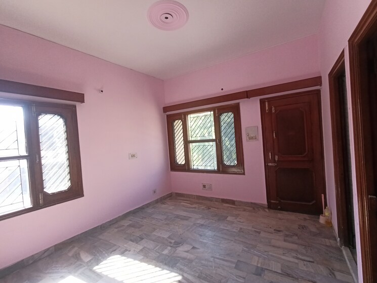 Room, sector 4 2 Bedroom 1700 Sq.Ft. Independent House In Sector 4 Panchkula 8695066