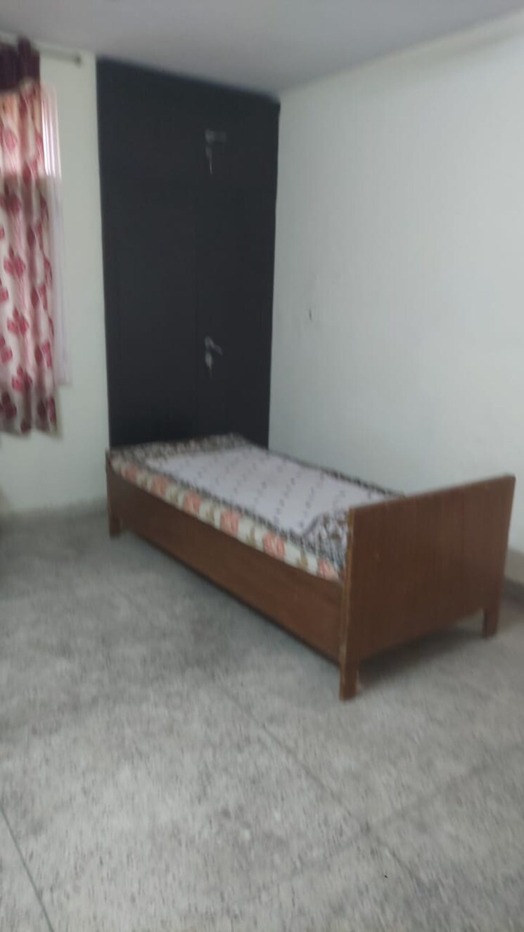 Bedroom, preet vihar 4 Bedroom 3000 Sq.Ft. Builder Floor In Preet Vihar Delhi 8695145