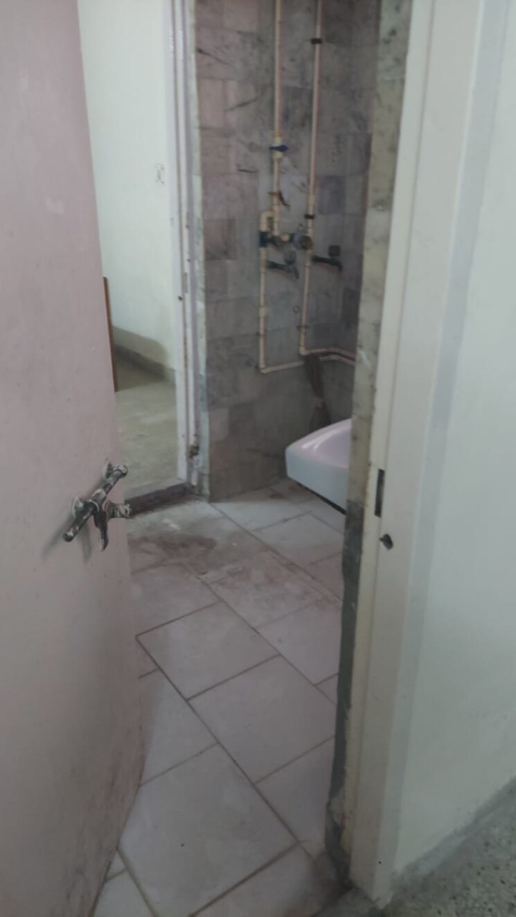Bathroom, preet vihar 4 Bedroom 3000 Sq.Ft. Builder Floor In Preet Vihar Delhi 8695145