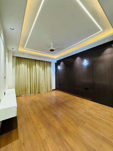 4 BHK Builder Floor For Sale in Ansal Versalia Phase A2, Sector 67a