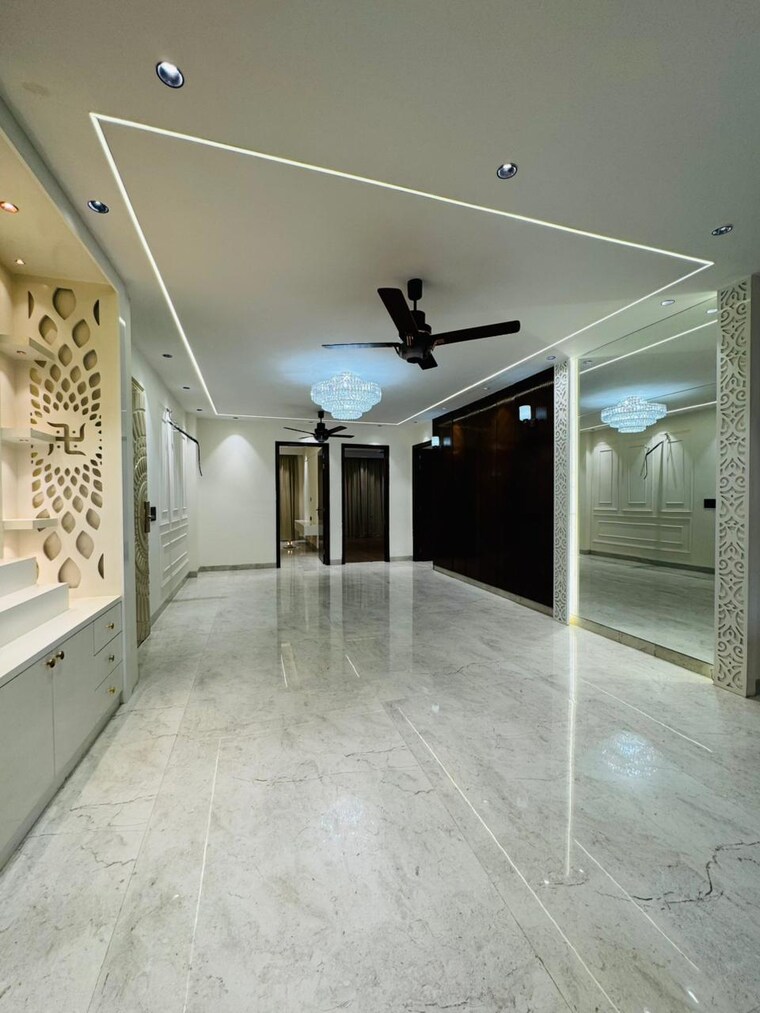 Room, ansal-versalia-phase-a2 4 Bedroom 300 Sq.Yd. Builder Floor In Sector 67a Gurgaon 8695266