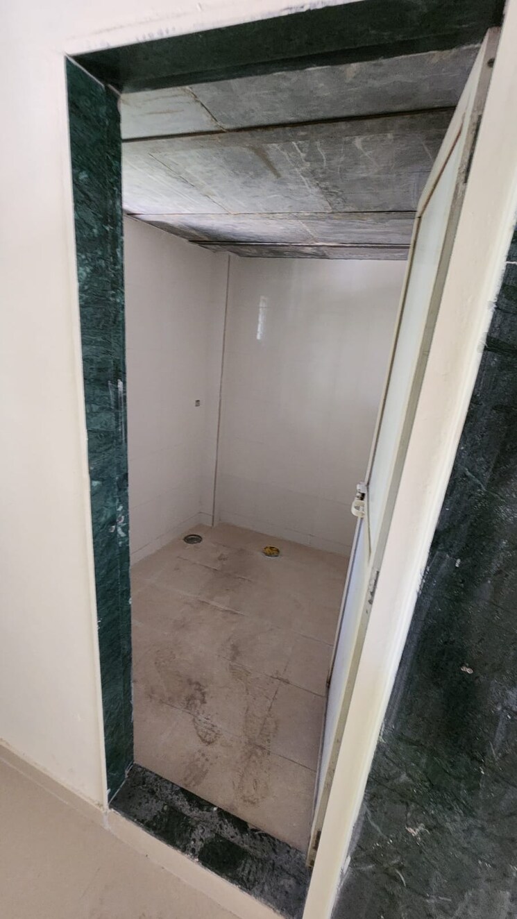 Washroom, ghatkopar west Commercial Shop 2200 Sq.Ft. In Ghatkopar West Mumbai 8695183